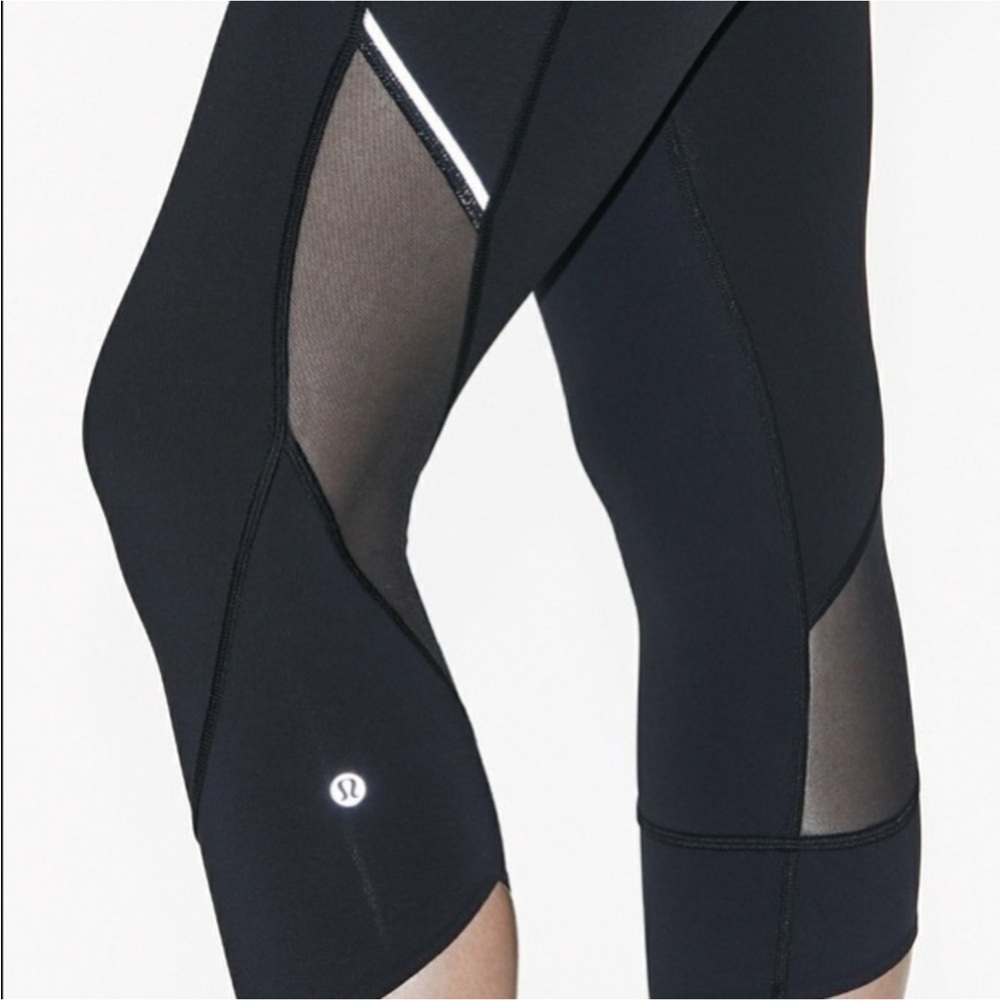 Lululemon Home Stretch Black Mesh Panel Cropped Leggings Size 6 - Picture 5 of 16